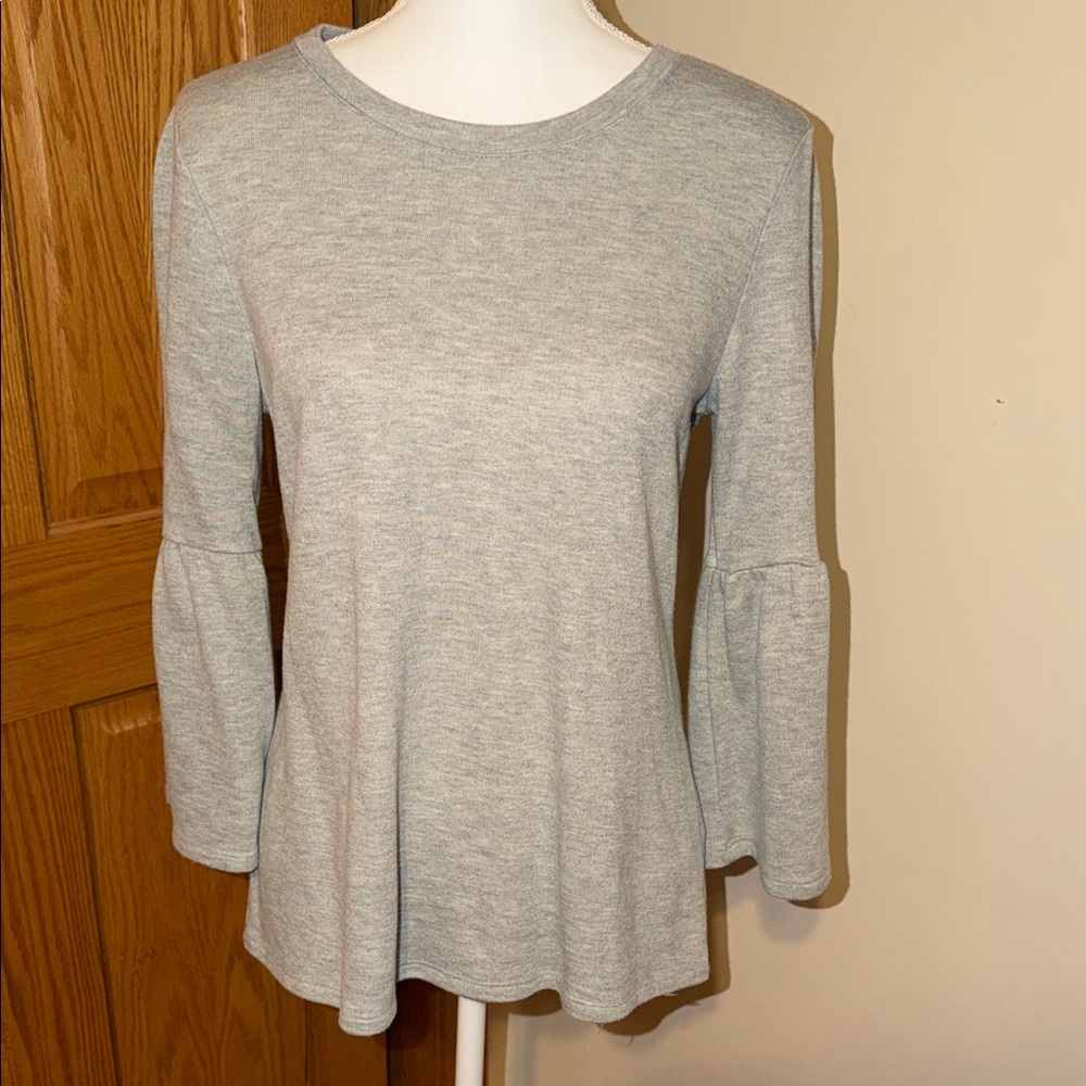 Gray Women's Lightweight Sweatshirt w/ 3/4 Flare Sleeved